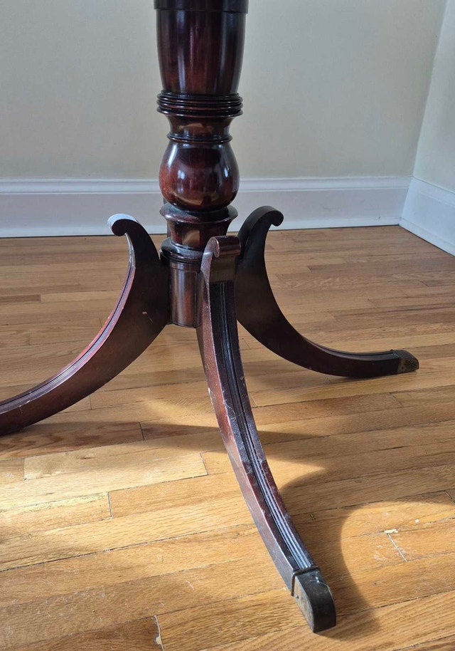 Duncan Phyfe-style Mahogany Drum Table - photo 3