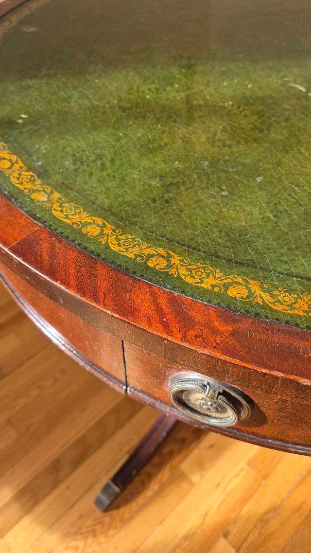 Duncan Phyfe-style Mahogany Drum Table - photo 4