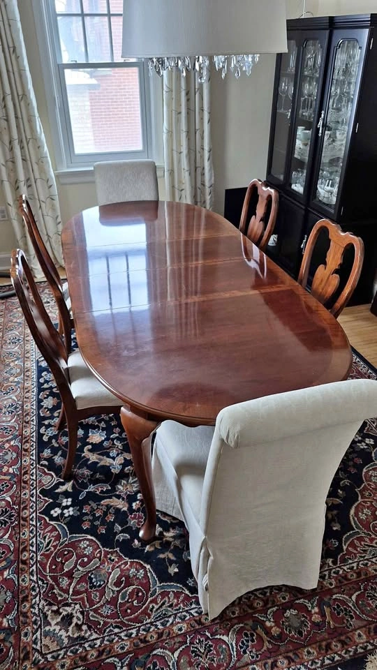 Mahogany Dining Table with 6 Chairs