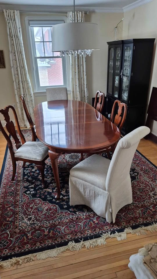 Mahogany Dining Table with 6 Chairs - photo 2