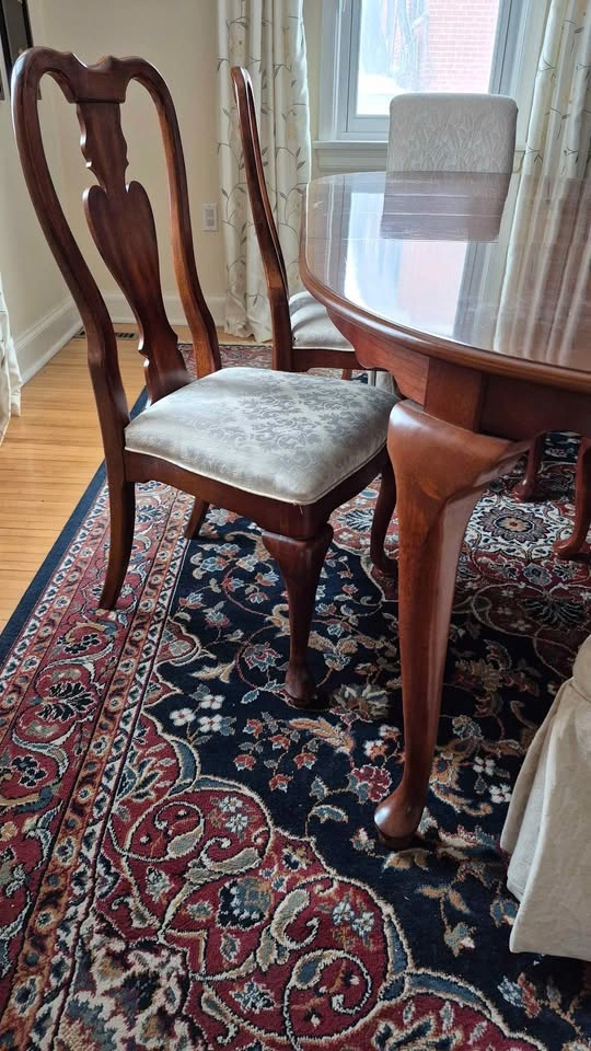 Mahogany Dining Table with 6 Chairs - photo 3