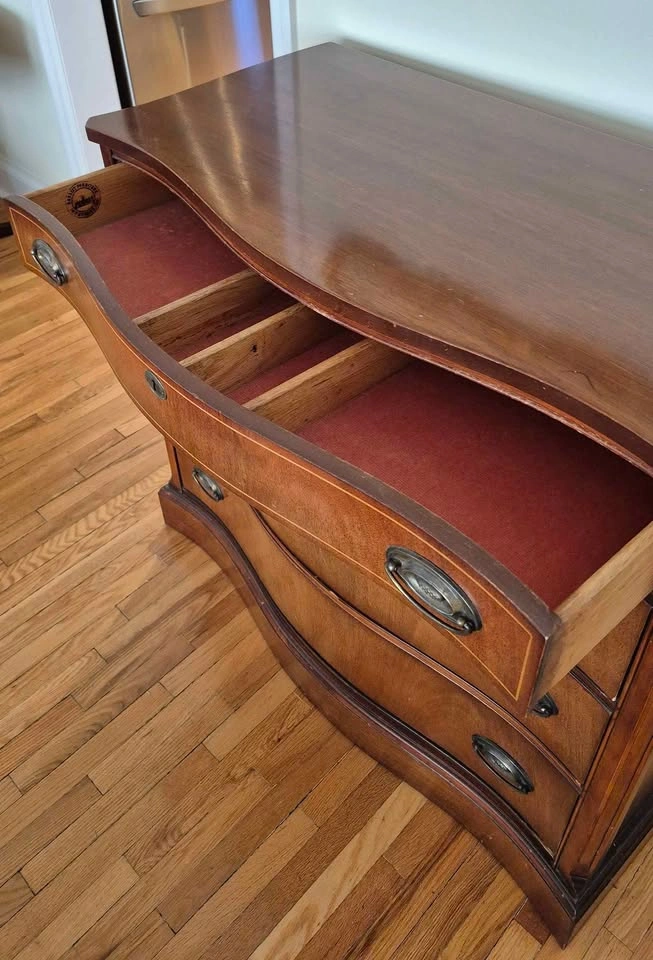 Vintage Bassett Monticello Mahogany Bow-Front Chest - photo 2