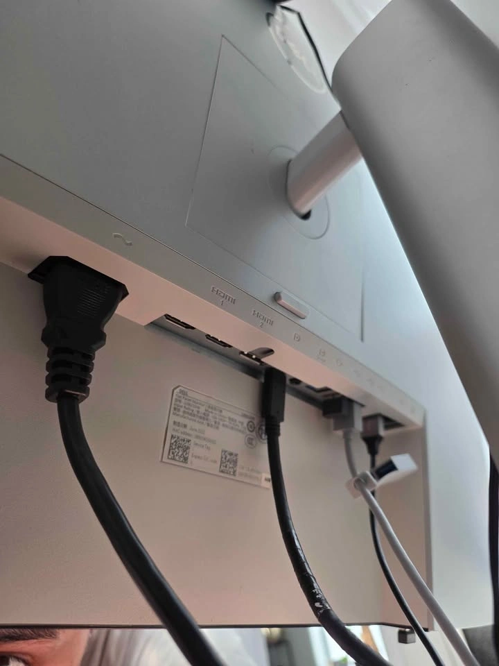 Dell Ultrasharp 38inch Monitor - photo 3