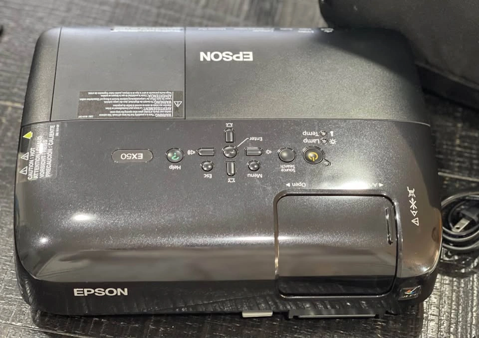 Epson EX50 Projector with Case, Remote, Cables - photo 3