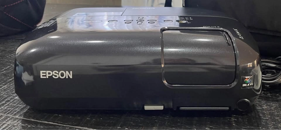 Epson EX50 Projector with Case, Remote, Cables - photo 5