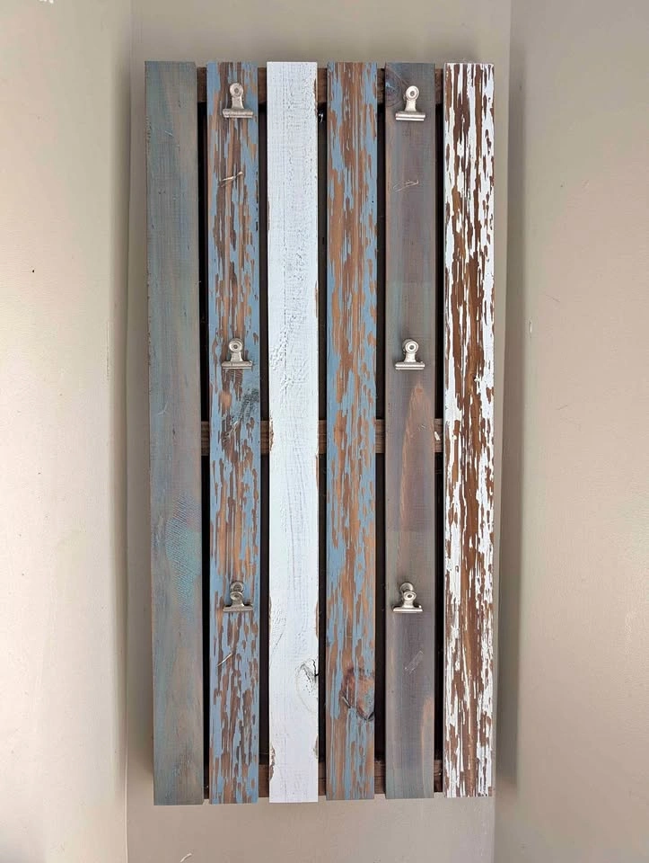 Reclaimed wood clip board