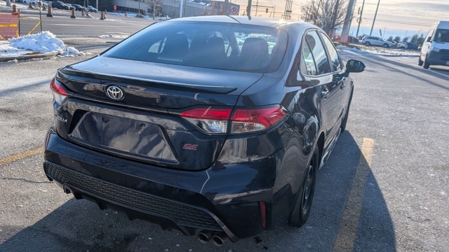 2020 Toyota Corolla SE - Dealer Serviced - photo 2