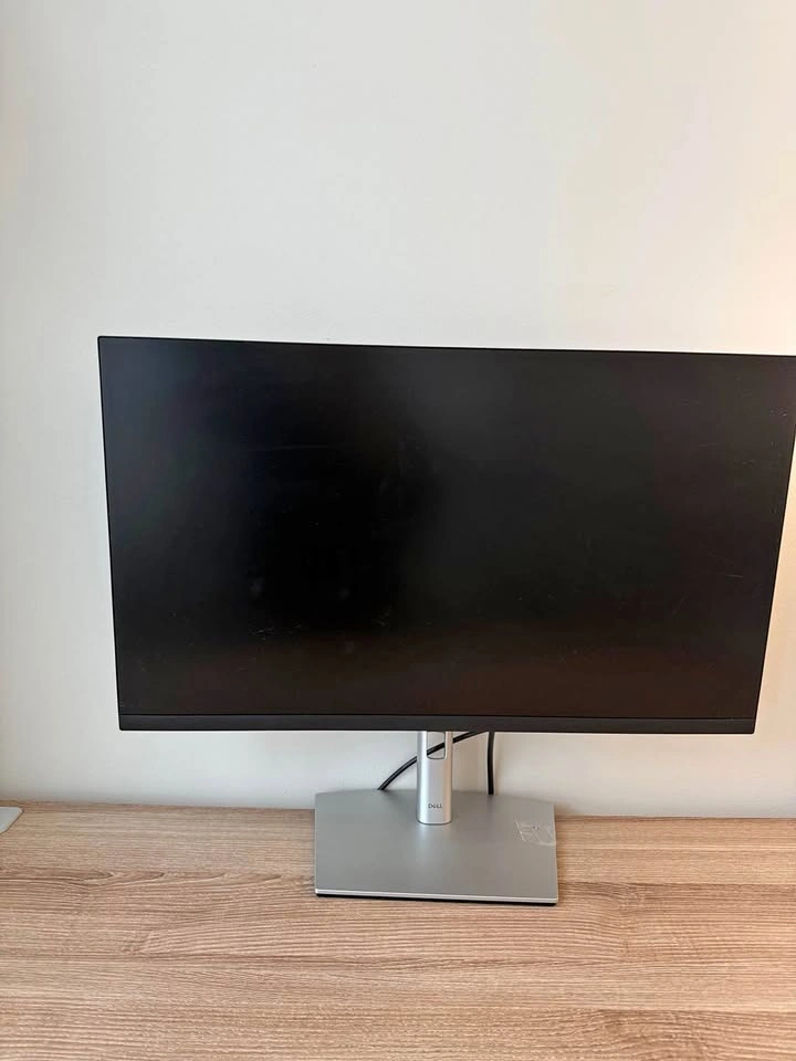 Dell 27" Monitor – Thin Bezel – Adjustable Stand – Excellent Con