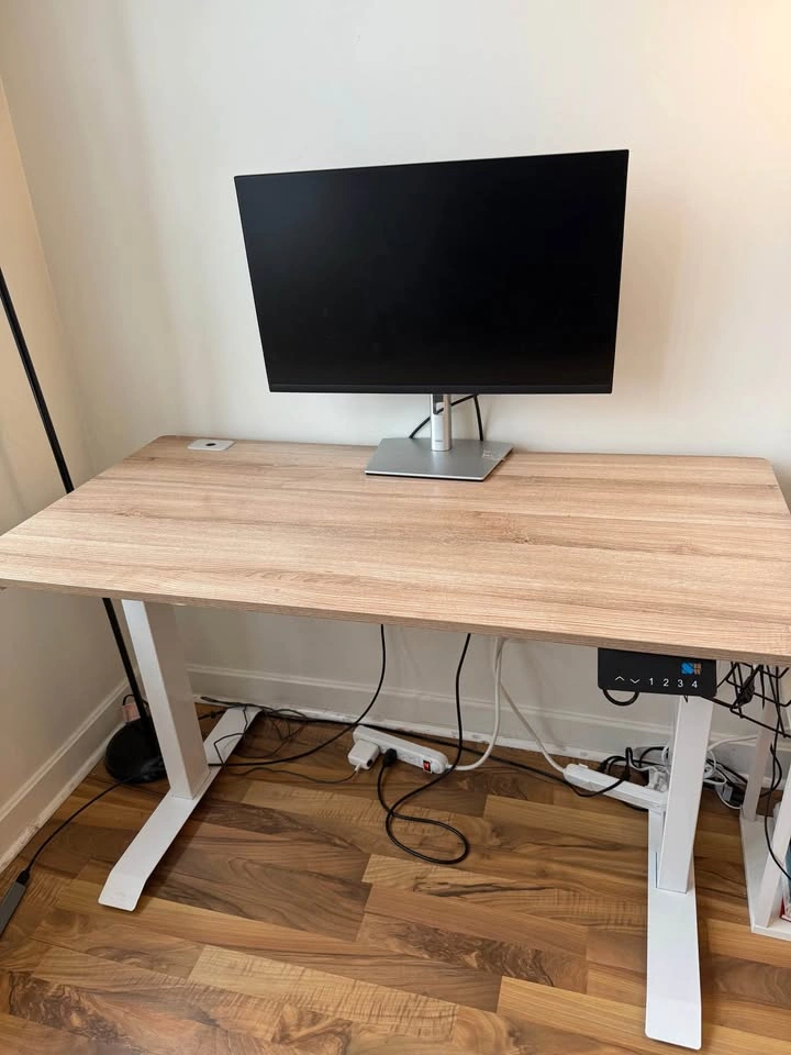 Dell 27" Monitor – Thin Bezel – Adjustable Stand – Excellent Con - photo 2
