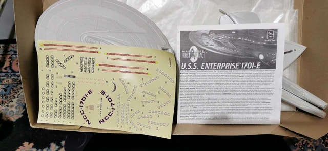 AMT USS Enterprise NCC-1701-E Model Kit - photo 4