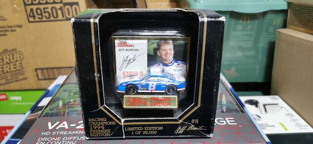 Racing Champions Jeff Burton #8 1994 Ford Thunderbird