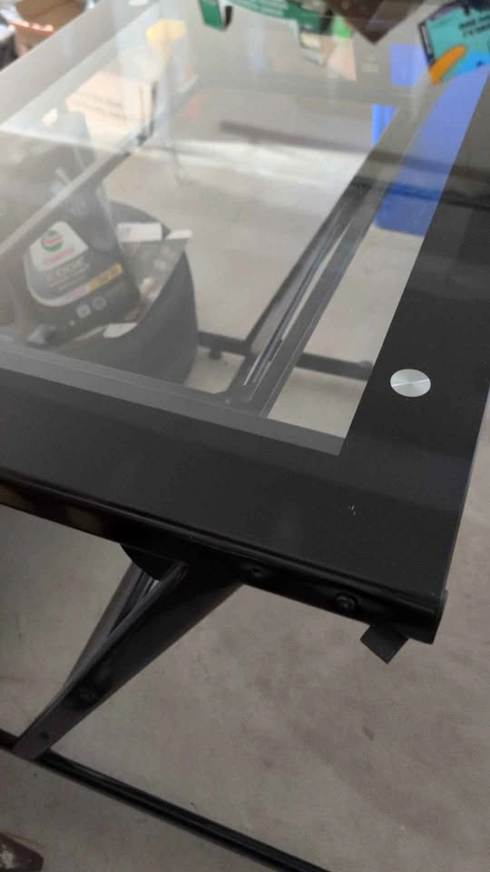Glass Top Table for $10 - photo 3
