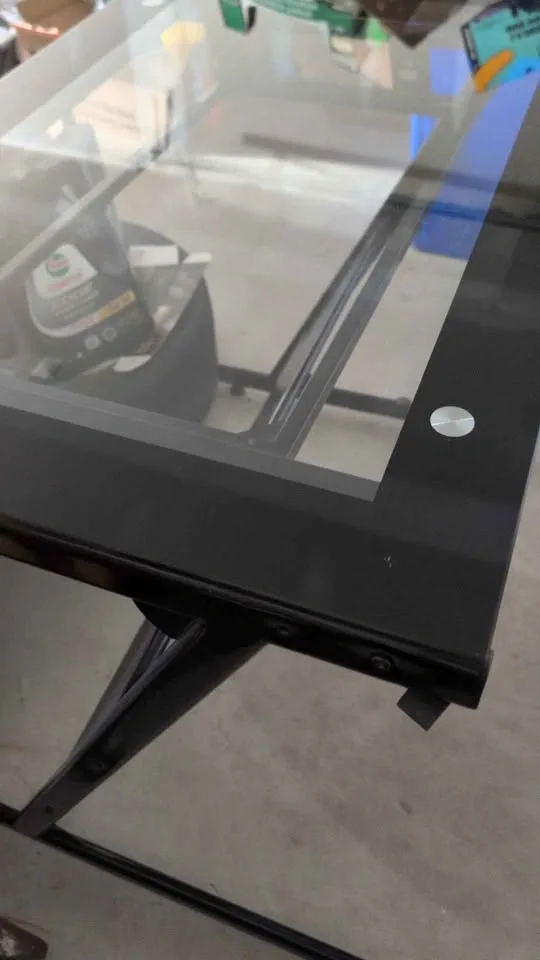 Glass Top Table for $10 - photo 3