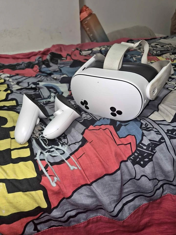 Meta Quest 3 VR Headset