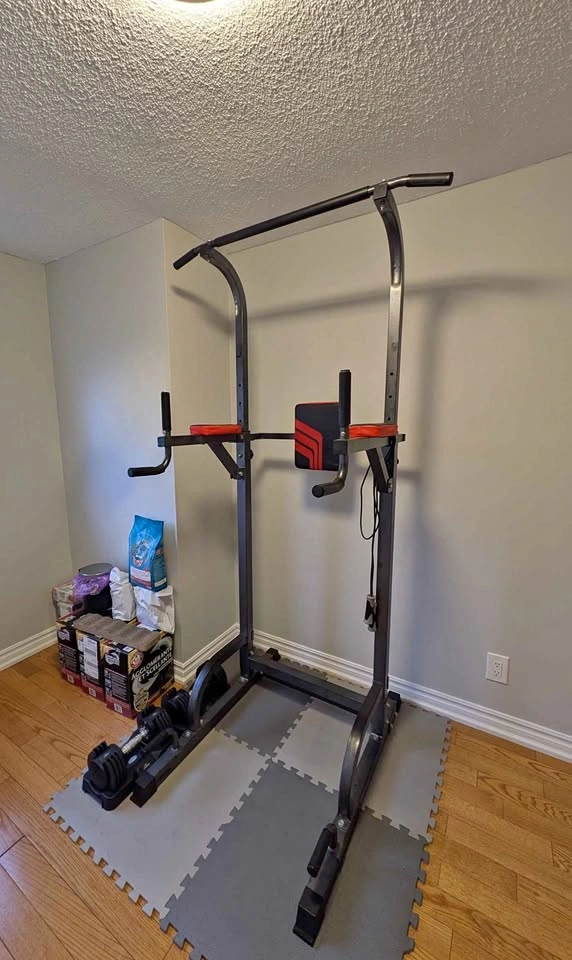 Adjustable Pull Up Bar Station