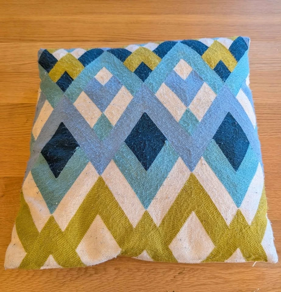 Decorative Pillows - photo 3