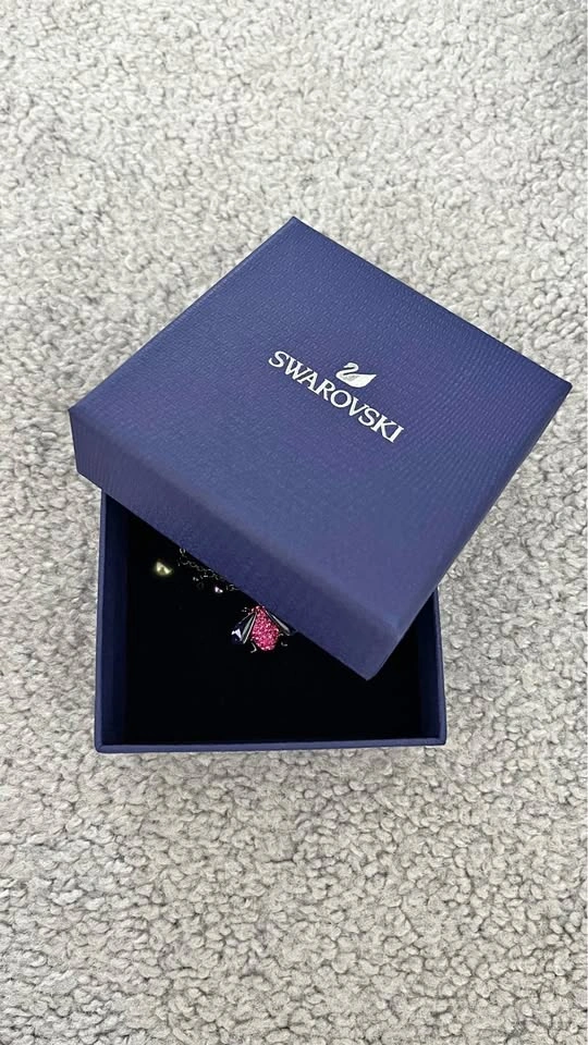 Swarovski Magnetized Necklace Insect Color Crystal Pearl