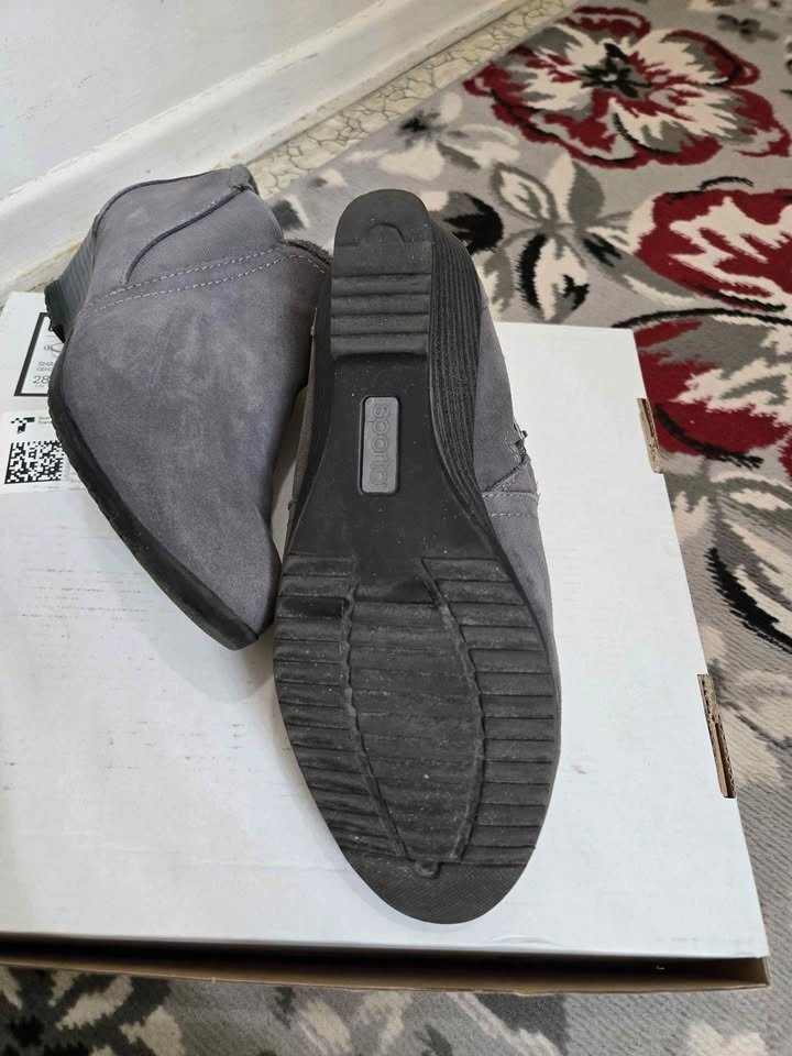 Like New Women's Sporto Grey Suede Wedge Ankle Boots, size 8.5 - photo 4