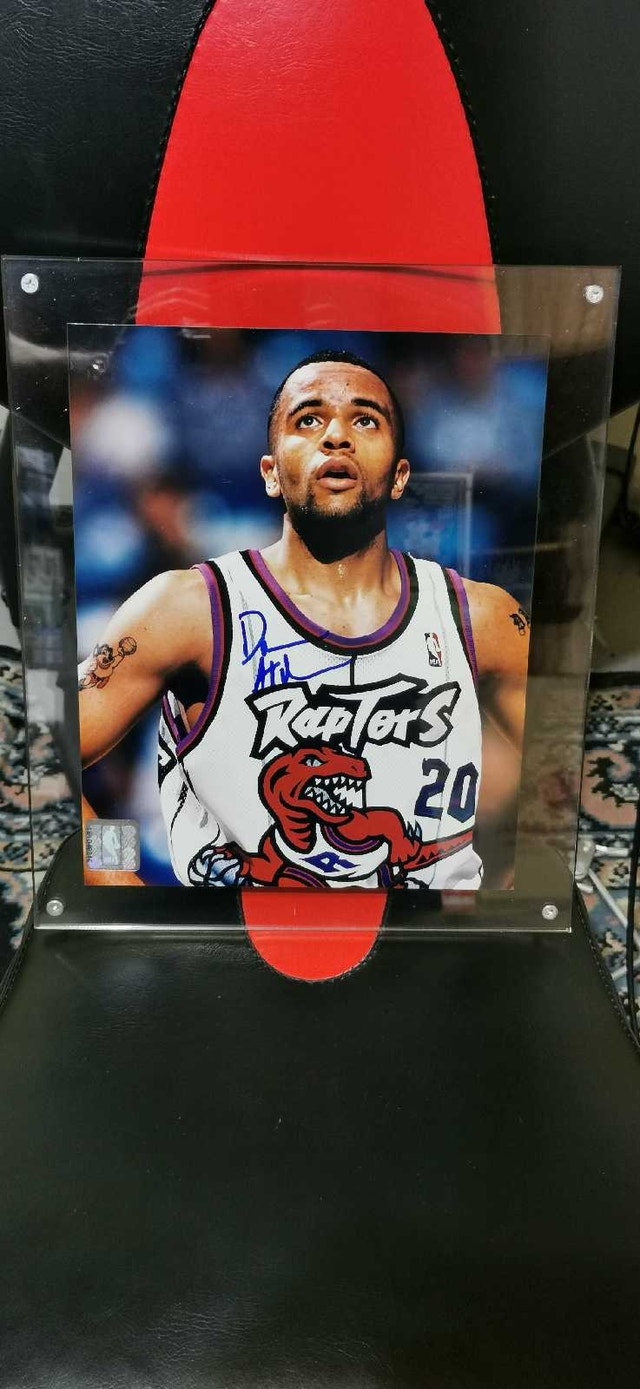 Damon Stoudamire Autographed Photo with COA