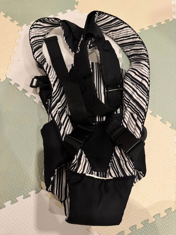 Evenflo Snugli baby carrier - photo 3