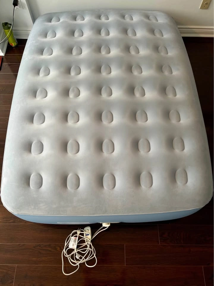 (Pickup only April 30)Aerobed Air Mattress with Built-in Pump - photo 2