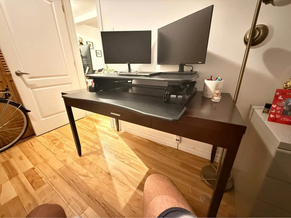 Urgent! Wooden table/desk - photo 3