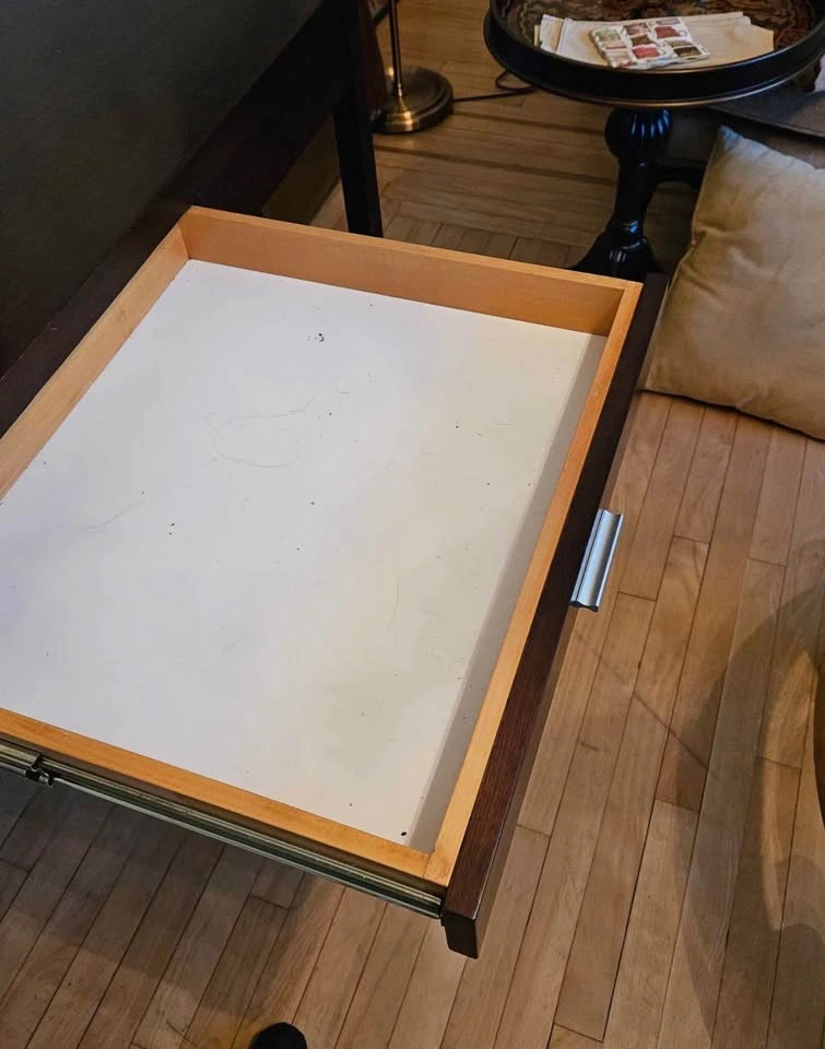 Urgent! Wooden table/desk - photo 4