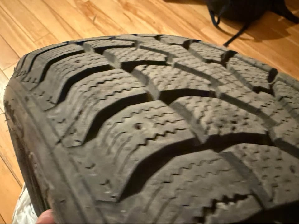 4 Winter Tires 215/60R17 - photo 3