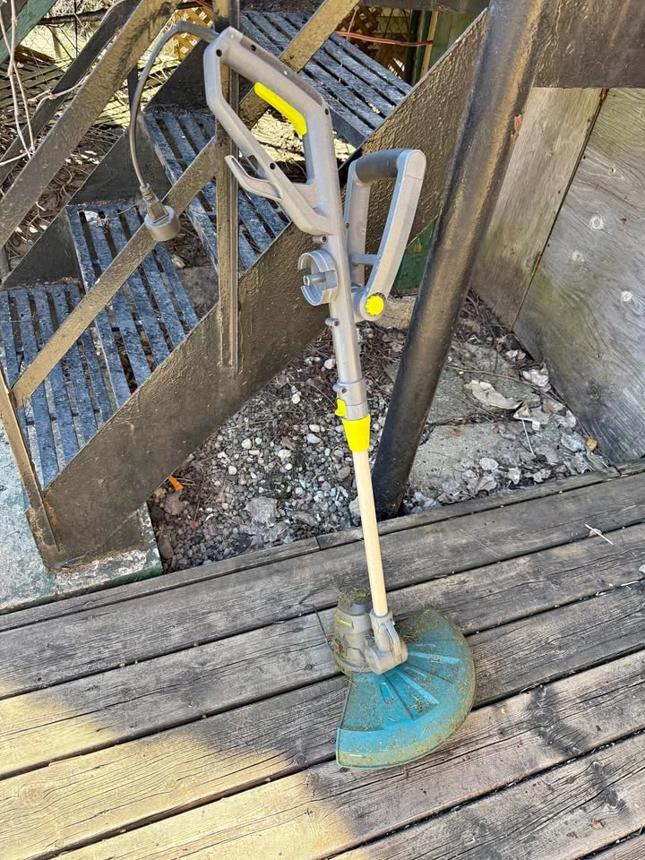 Grass Trimmer / Weed Eater