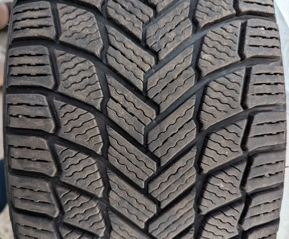 Michelin X-Ice Snow Winter Tires Set 235/55R20 - photo 3