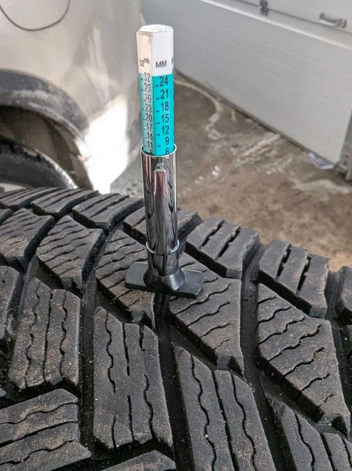 Michelin X-Ice Snow Winter Tires Set 235/55R20 - photo 4