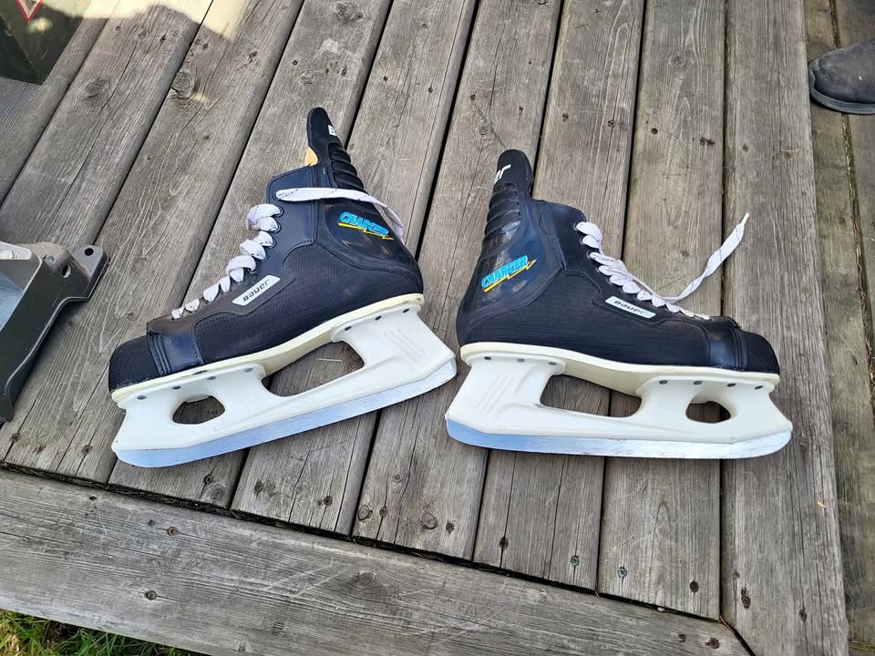Mens Size 11 Bauer Skates