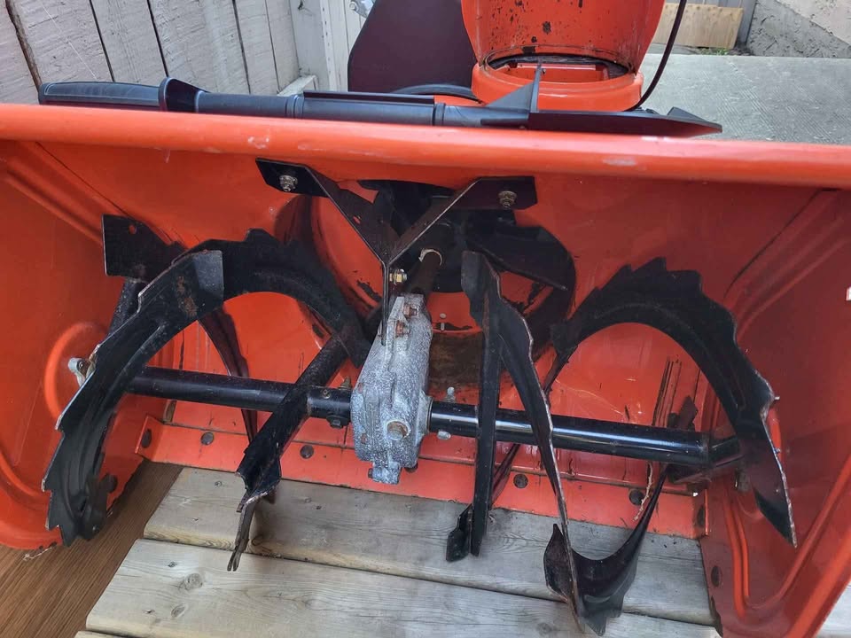 Ariens Deluxe 28 250cc - photo 3