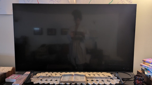 55” 4K UHD Samsung Smart TV | MOVING SALE - photo 2