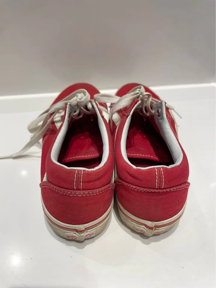 Red Vans Old Skool 8.5 Women’s - photo 2