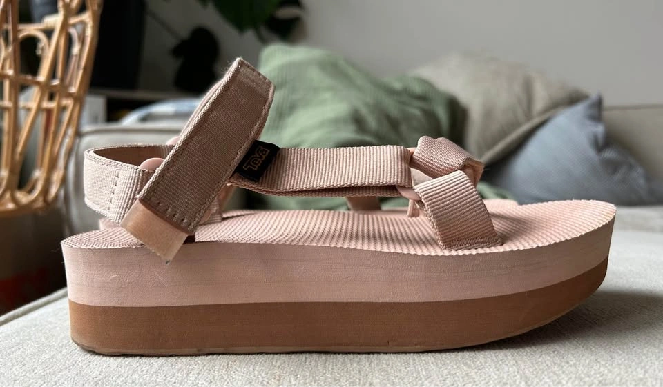 Two tone Platform Teva Sandals size 8 - photo 2
