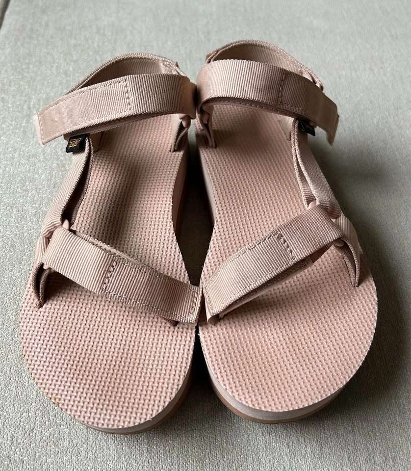 Two tone Platform Teva Sandals size 8 - photo 3