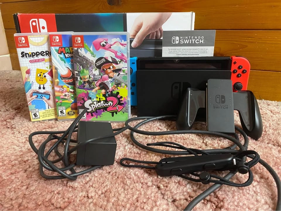 Nintendo Switch Bundle – Boxed + 3 Games - photo 2