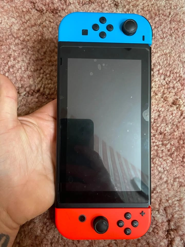 Nintendo Switch Bundle – Boxed + 3 Games - photo 4