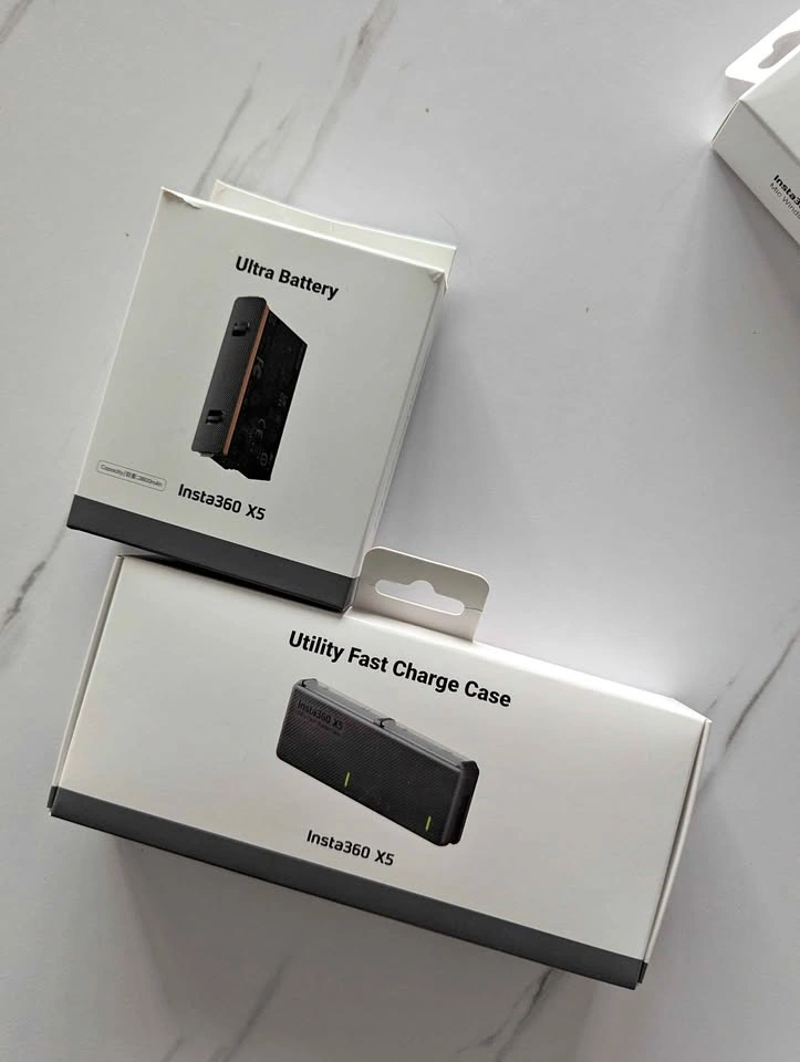 Insta360 X5 Ultra Battery + Fast Charge Case