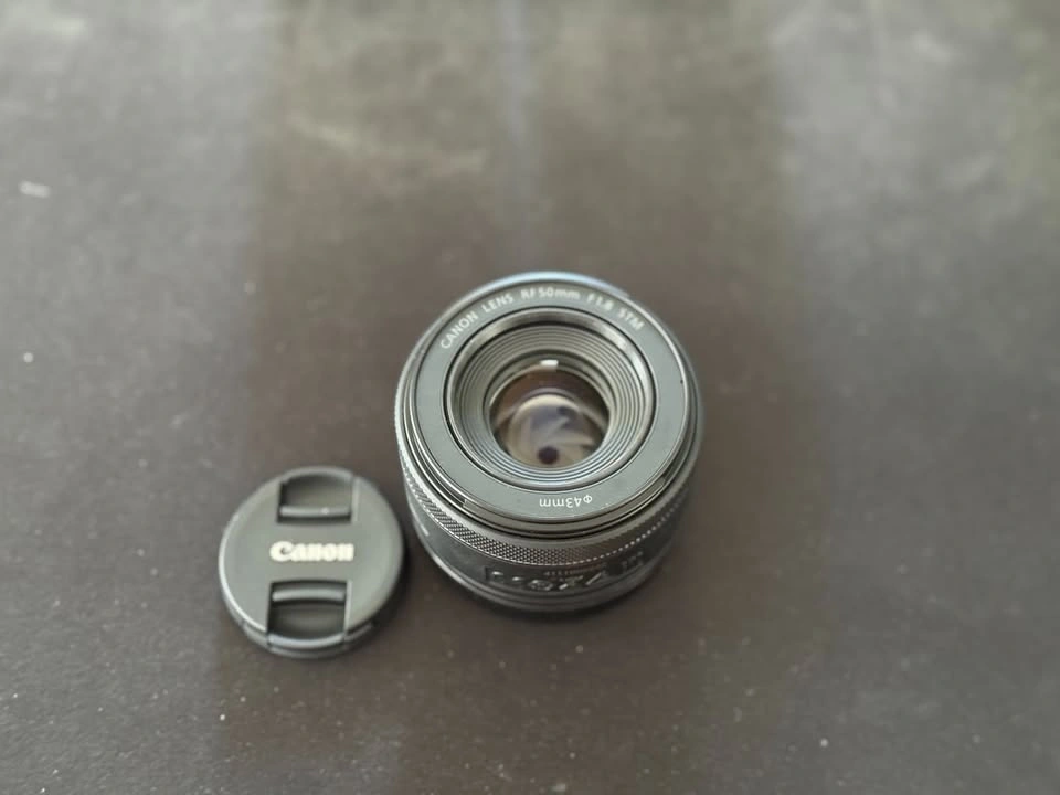 Canon RF 50mm F1.8 STM Lens - photo 2
