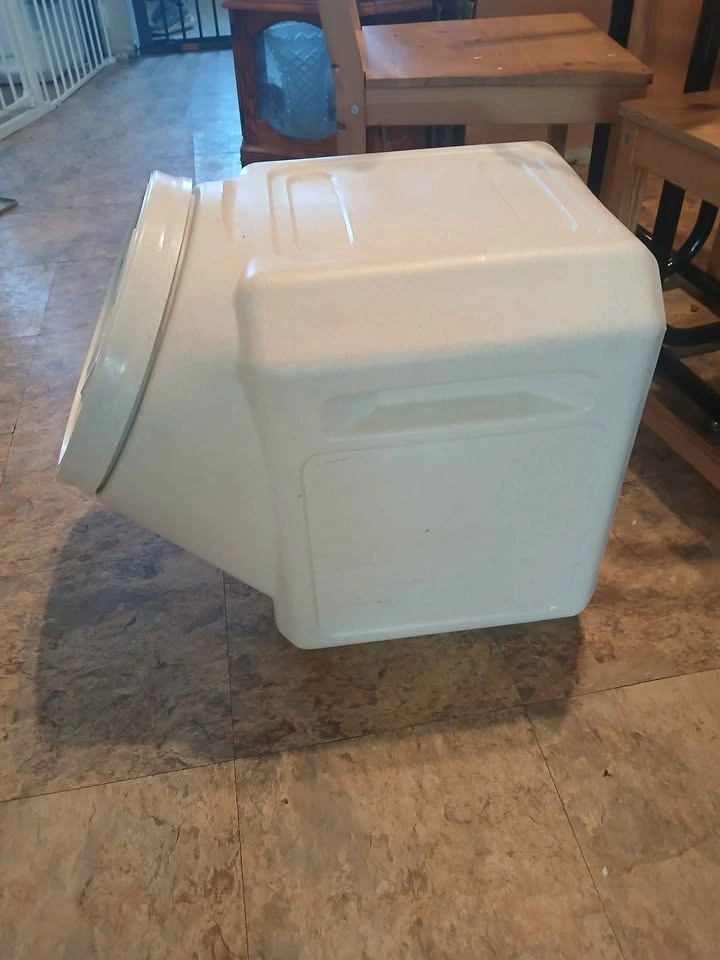 Large Pet Food Container - photo 2