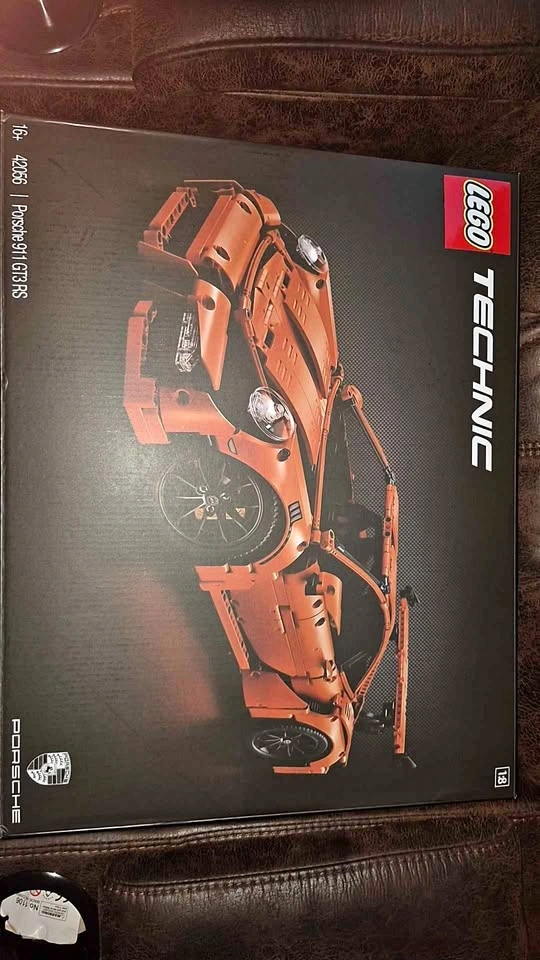 LEGO Technic Porsche 911 GT3 RS Set 42056