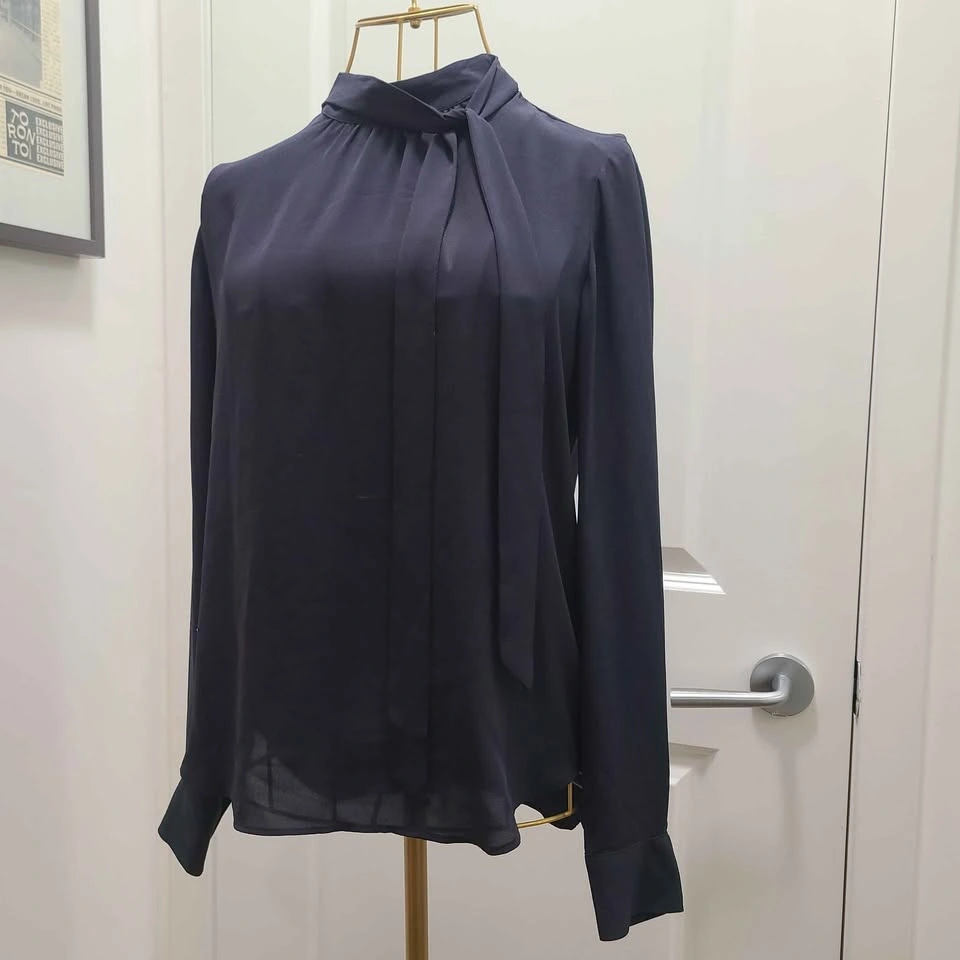 Ann Taylor Navy Blouse - photo 2