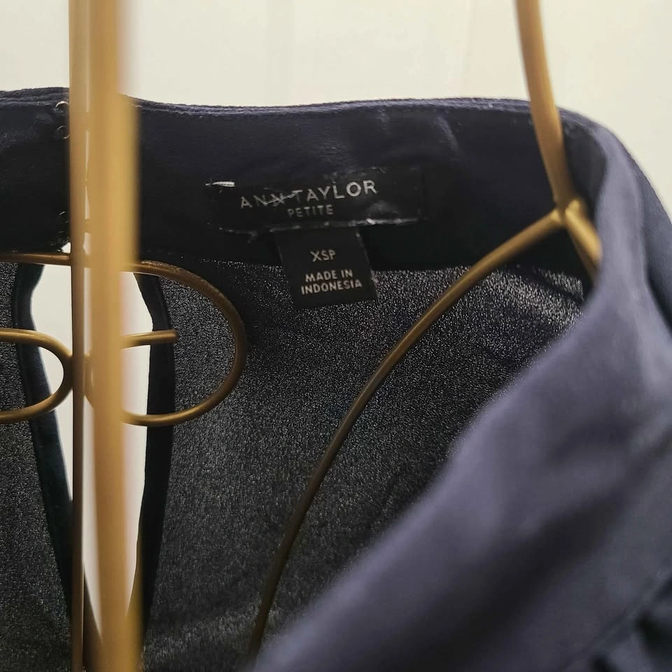Ann Taylor Navy Blouse - photo 4