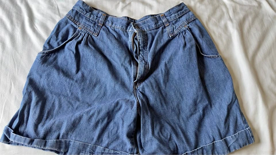 Vintage Levis Women's Shorts