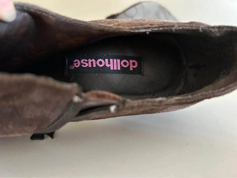 Dollhouse size 6 heels - photo 5