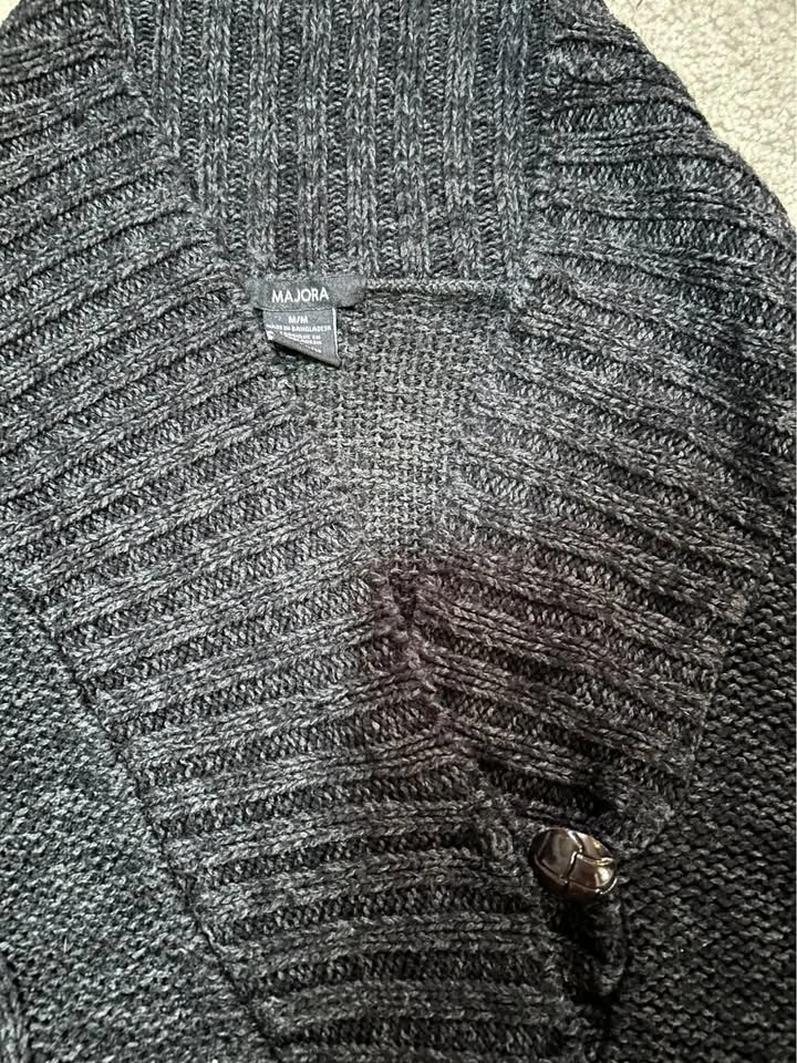Cute black sweater - medium - photo 3