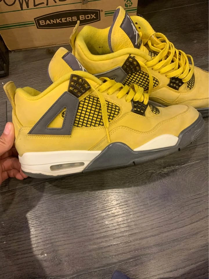 Jordan Yellow Thunder 4s - photo 2