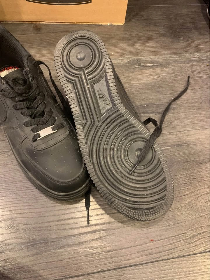 Black Air Forces Size 9 - photo 3